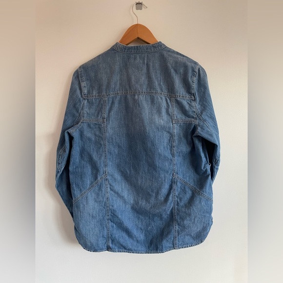 Madewell Women’s Blue Chambray Button-up Shirt - Picture 2 of 5